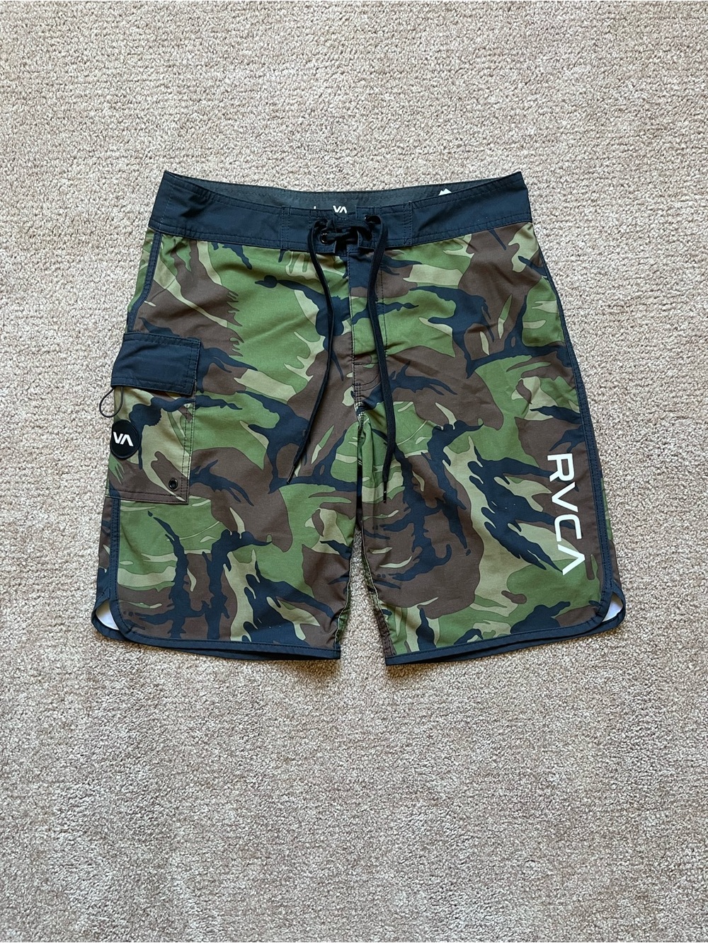 VTG 00’s / Y2K RVCA Woodland Camo Board Shorts